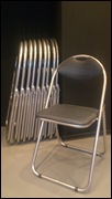 馬車道 ダンススタジオのパイプ椅子